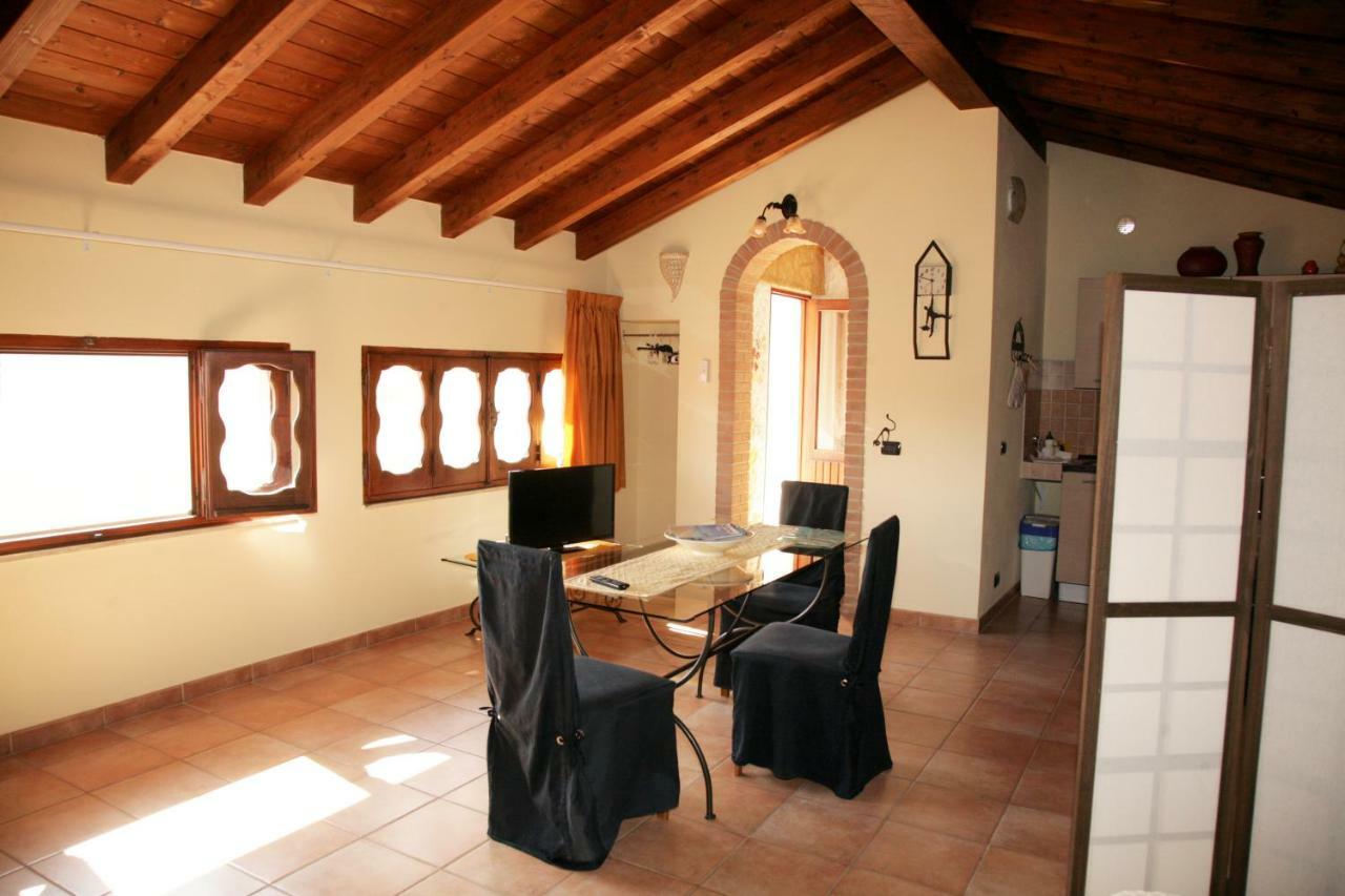 L'Isola Felice Apartment مونسيرّاتو المظهر الخارجي الصورة
